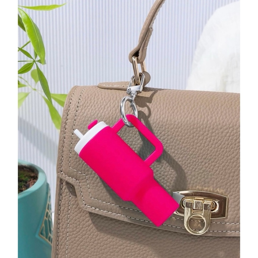 (NWOT) Pink/White Mini Tumbler Bag Charm Keychain - Picture 13 of 13